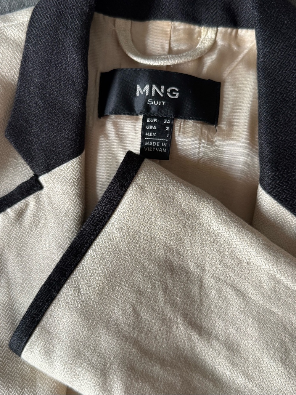 Mango Cream Blazer with Black Piping - Picture 3 of 3